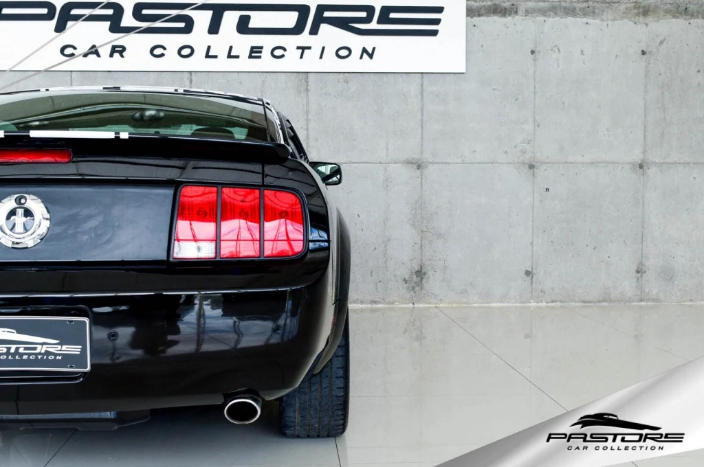 Ford Mustang Coupe V6