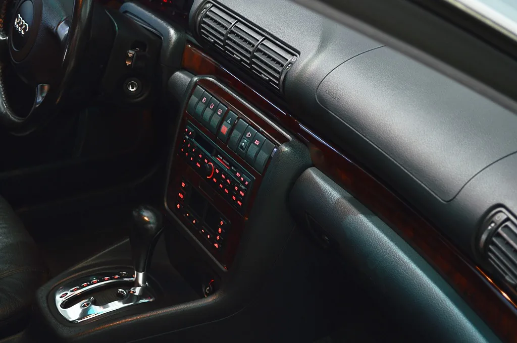 Audi A4 2.4 V6