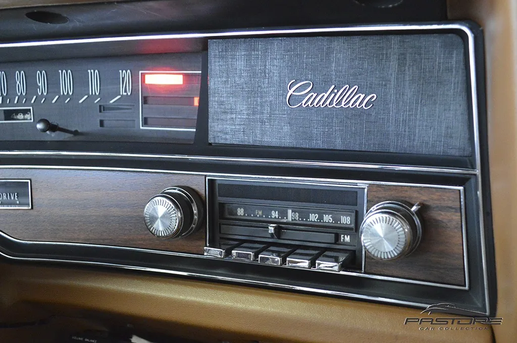 Cadillac Sedan De Ville