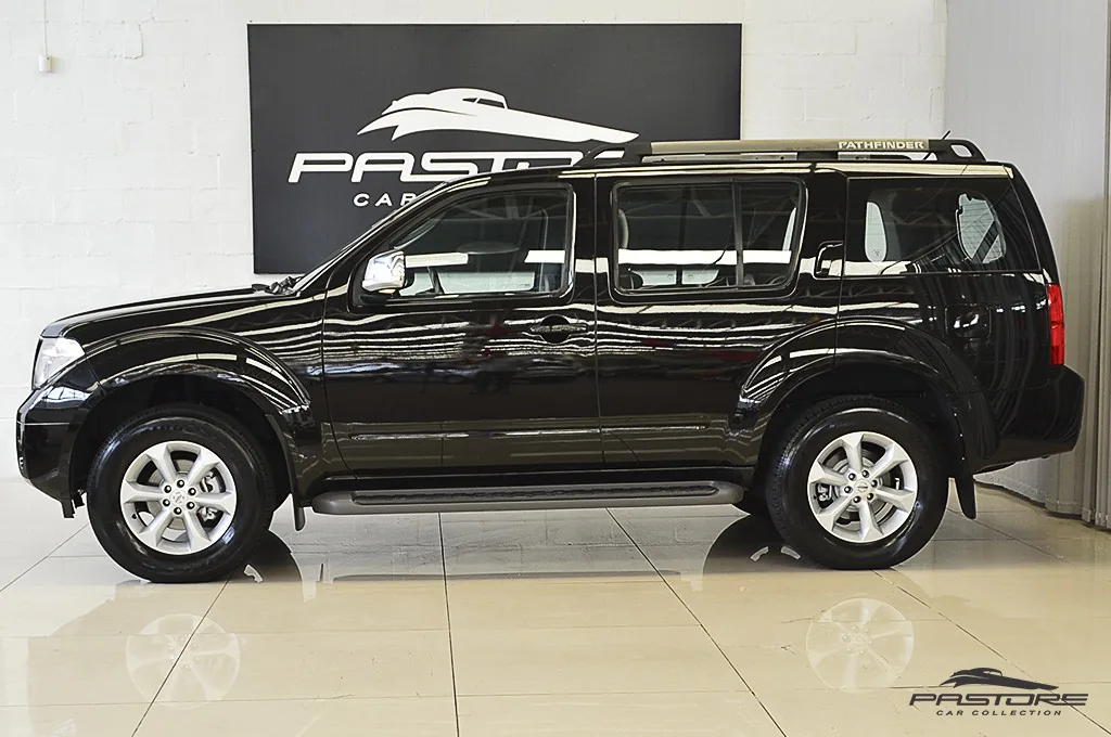 Nissan Pathfinder SE 2.5 TDI