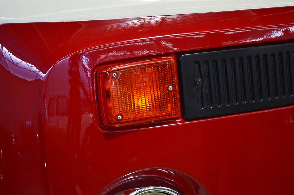 VW Kombi Luxo