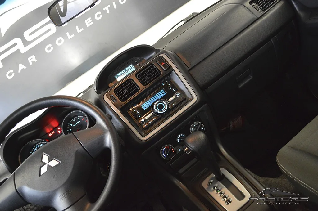 Mitsubishi Pajero TR4 2.0 16v 4x2