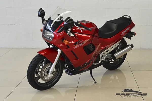 Suzuki GSX750 F