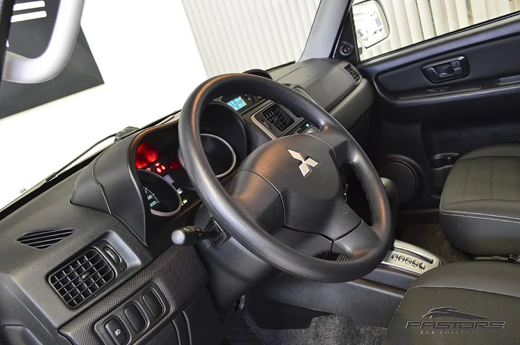 Mitsubishi Pajero TR4 2.0 16v 4x2