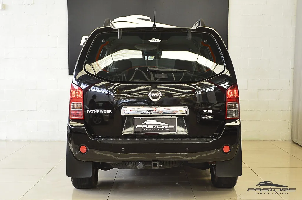 Nissan Pathfinder SE 2.5 TDI