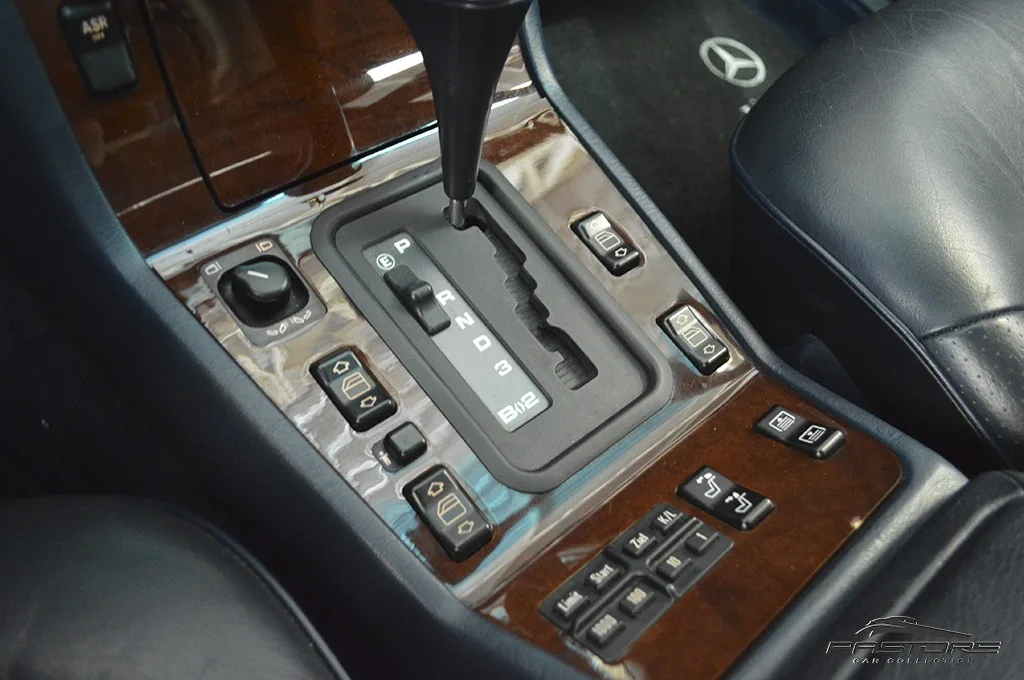 Mercedes-Benz S500 Sedan