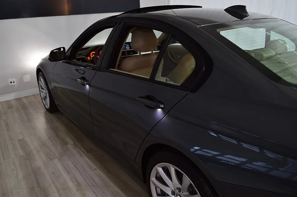 BMW 328i Modern