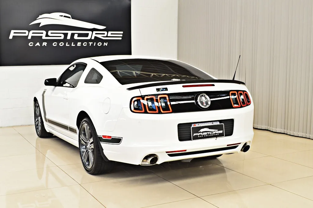 Ford Mustang V6 Premium