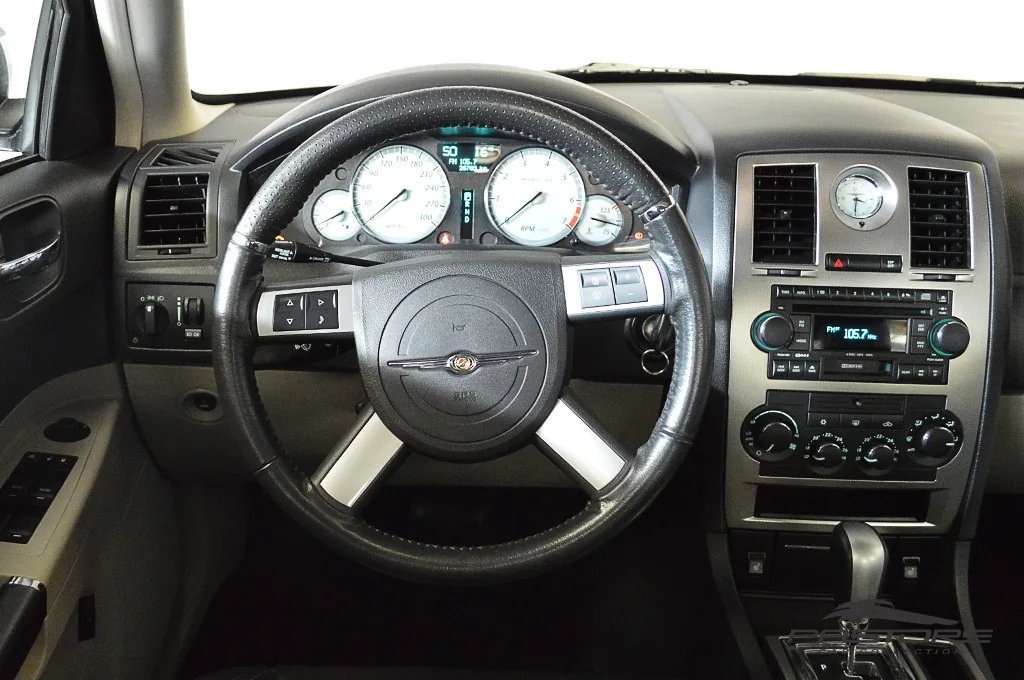 Chrysler 300C SRT8
