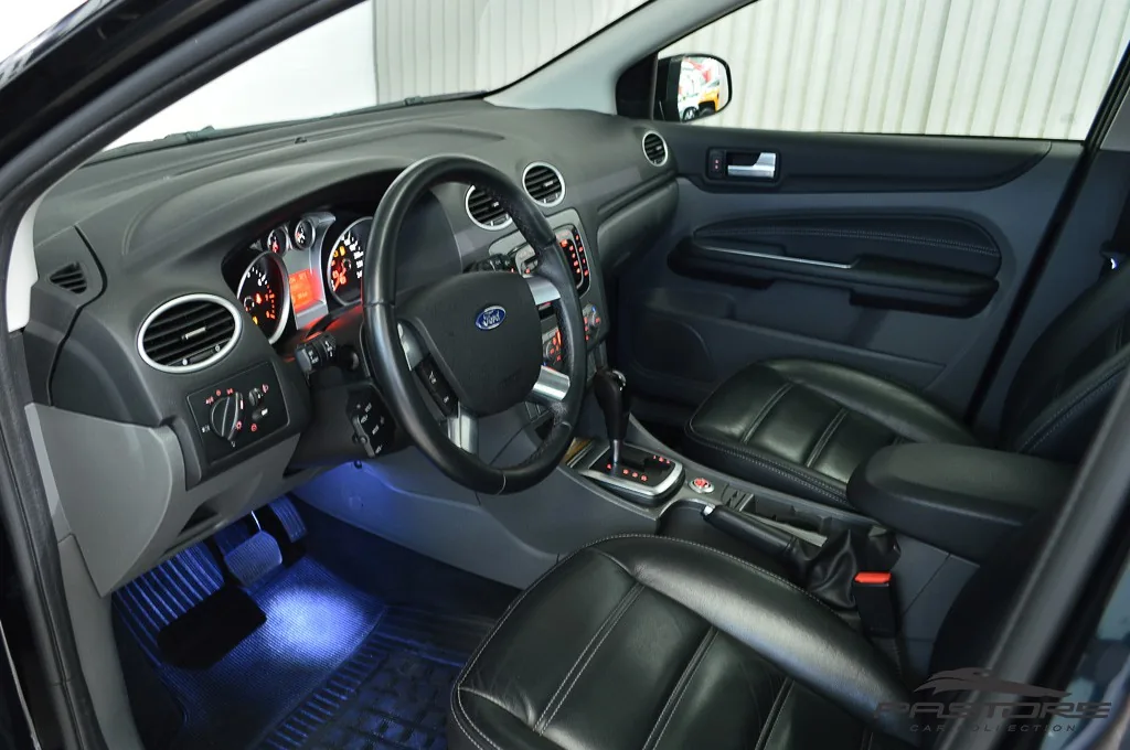 Ford Focus Ghia AT