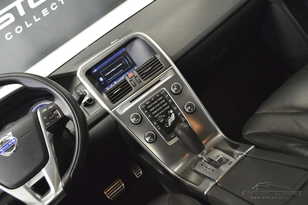 Volvo XC60 T6 R-Design