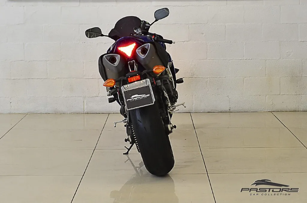 Yamaha YZF R1