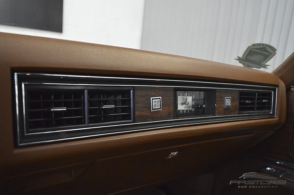 Cadillac Sedan De Ville