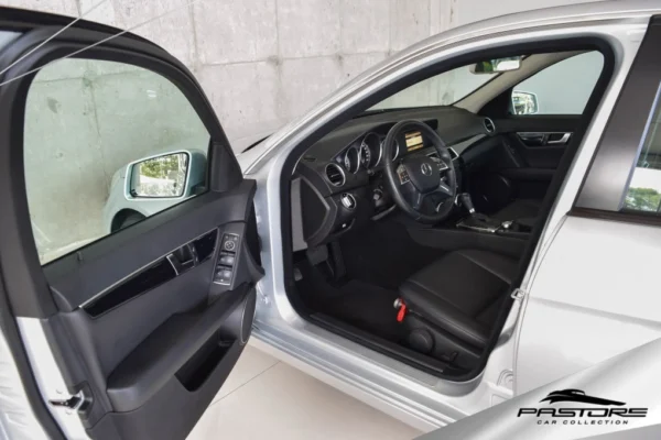 Mercedes-Benz C180 CGI Classic