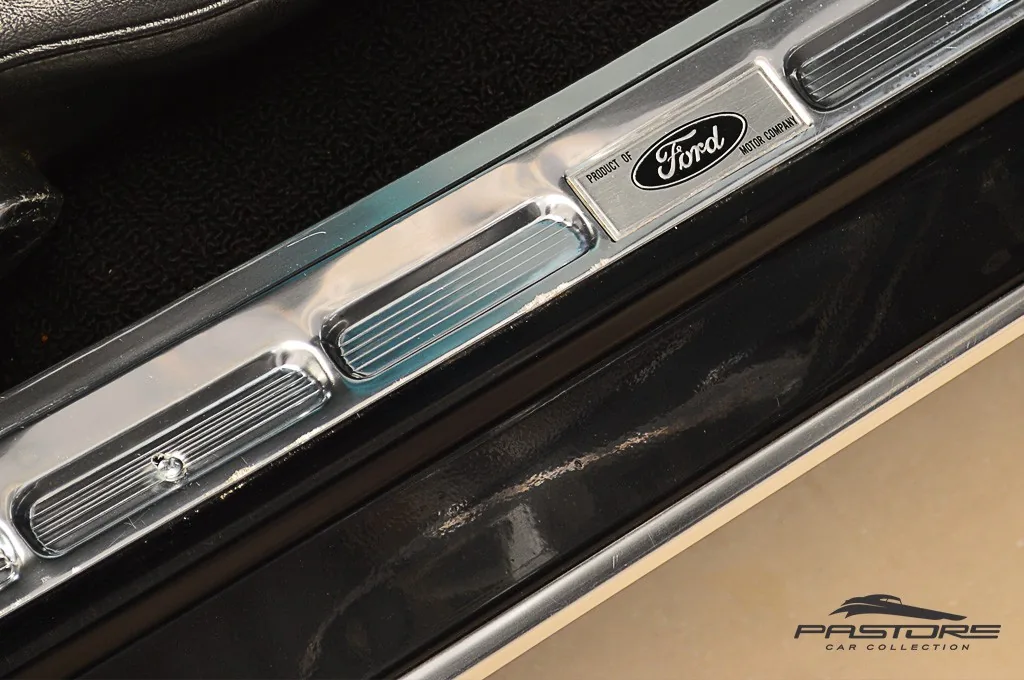 Ford Mustang Hard Top