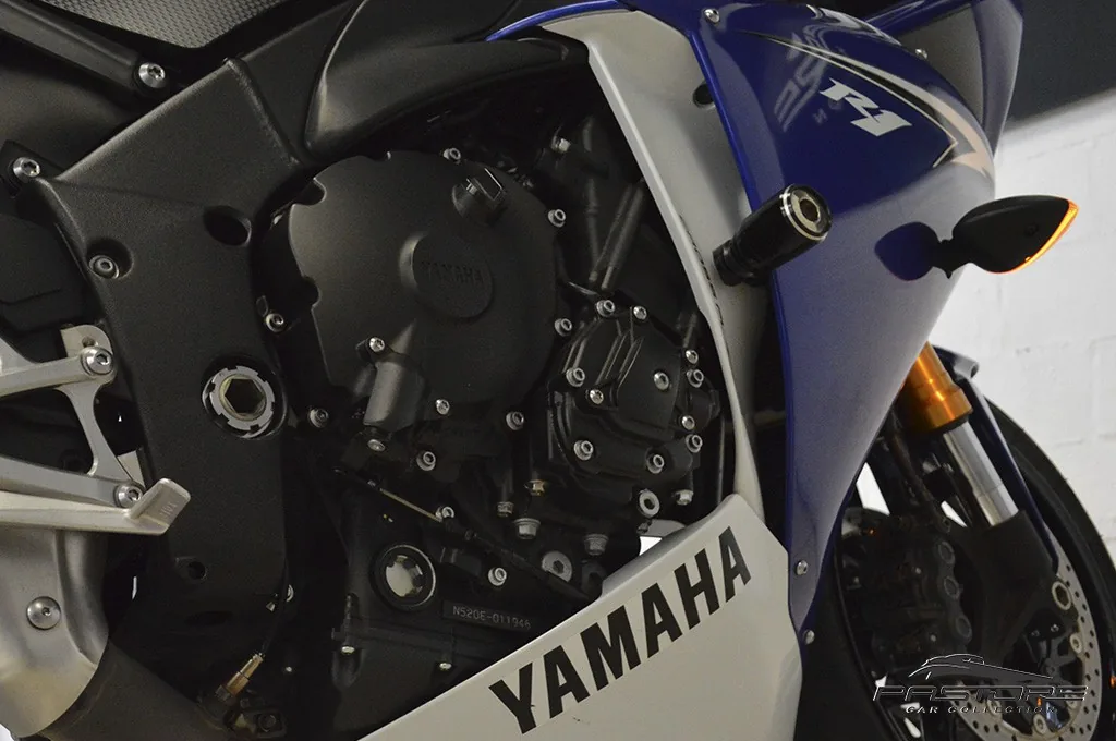 Yamaha YZF R1