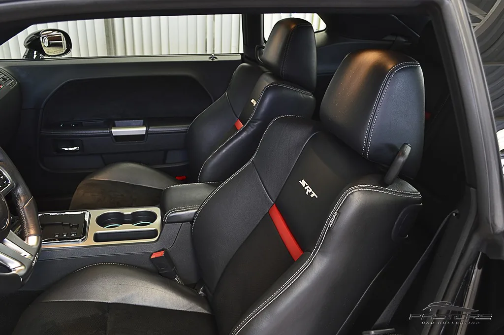 Dodge Challenger 392 SRT8
