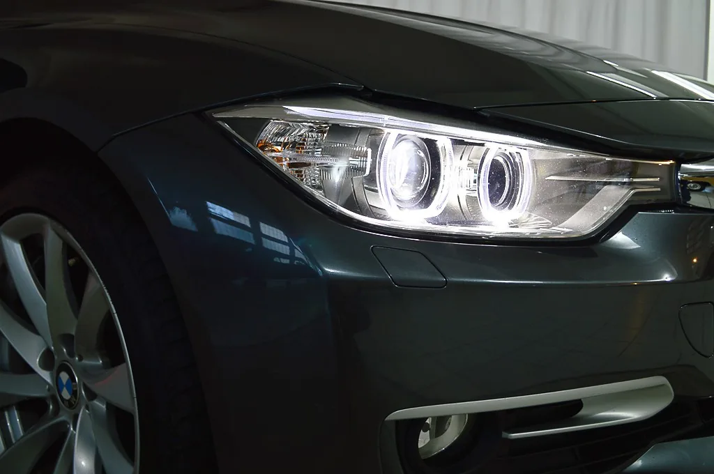 BMW 328i Modern