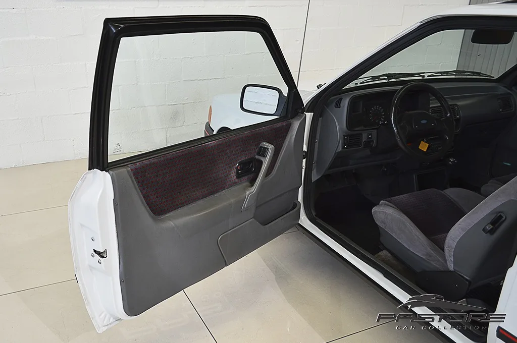 Ford Escort XR3