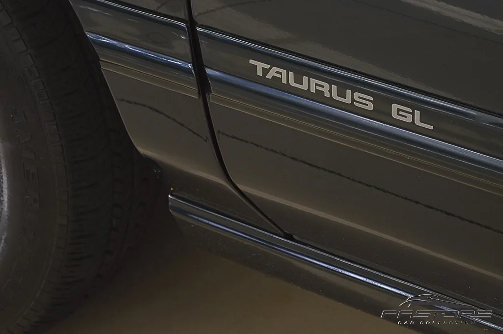 Ford Taurus GL