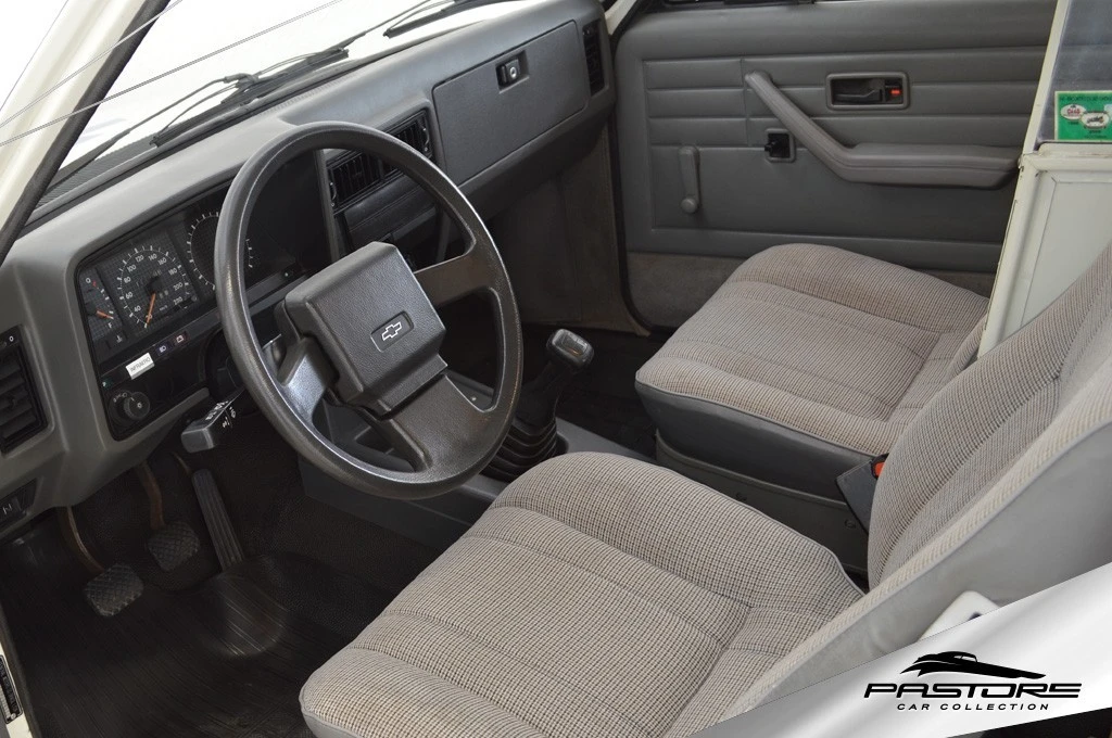 GM Caravan Ambulância 2.5