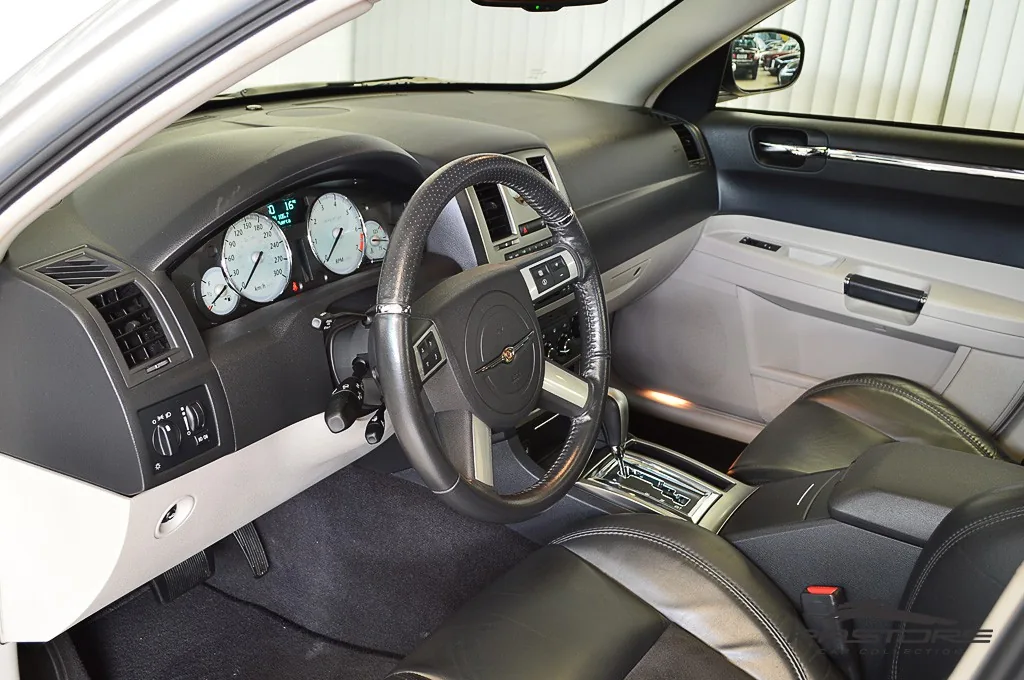 Chrysler 300C SRT8