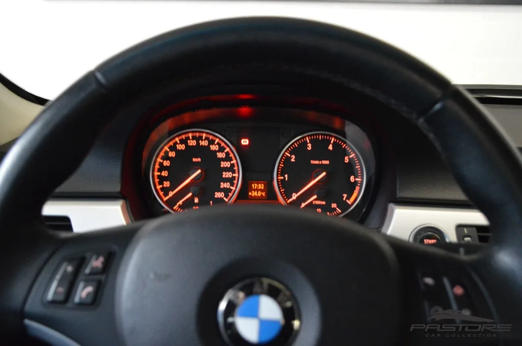 BMW 320i TOP