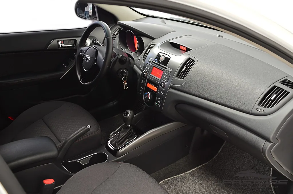 Kia Cerato E 284 AT
