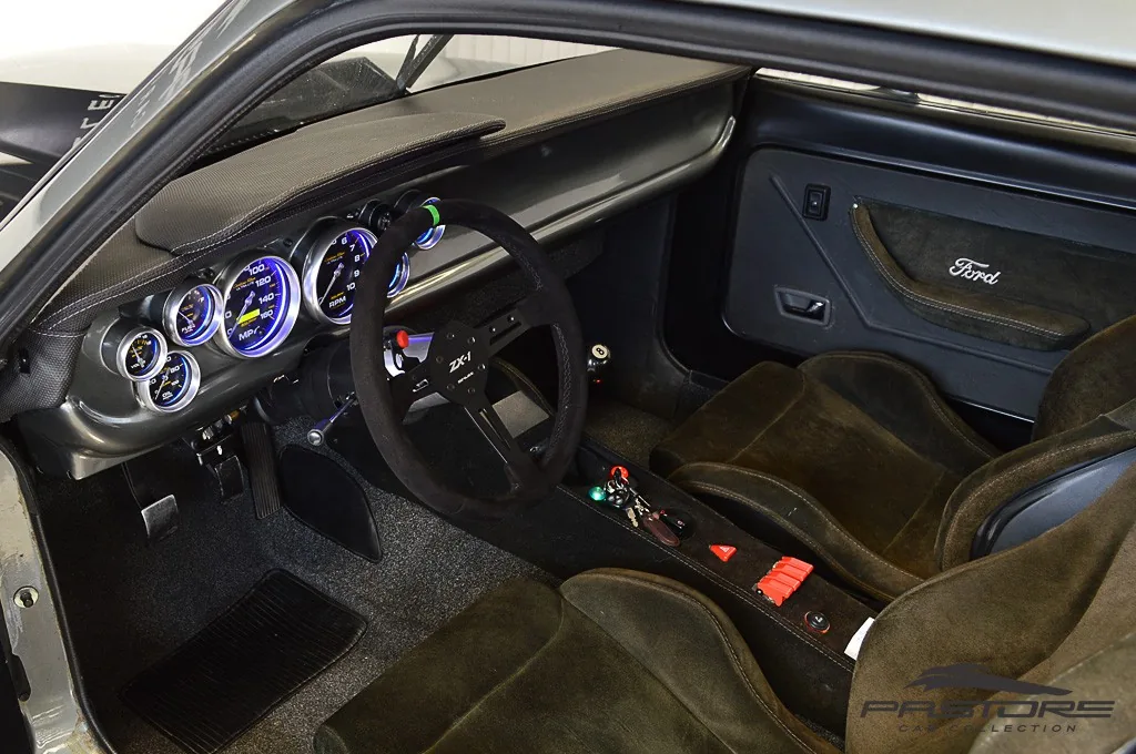 Ford Maverick V8