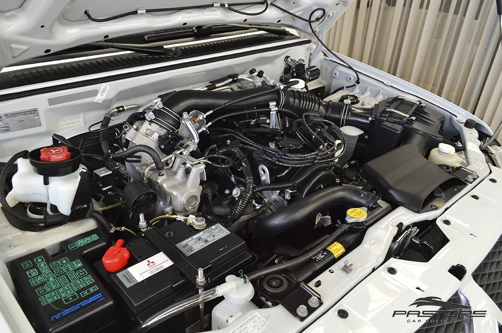 Mitsubishi Pajero TR4 2.0 16v 4x2