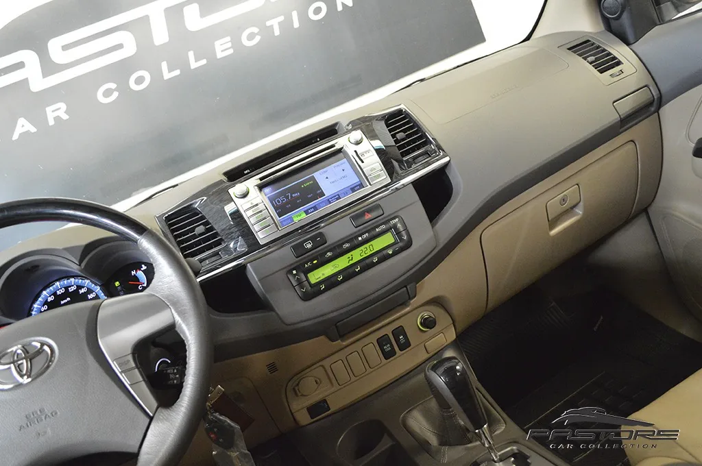 Toyota Hilux SW4 SRV 3.0 D-4D AT