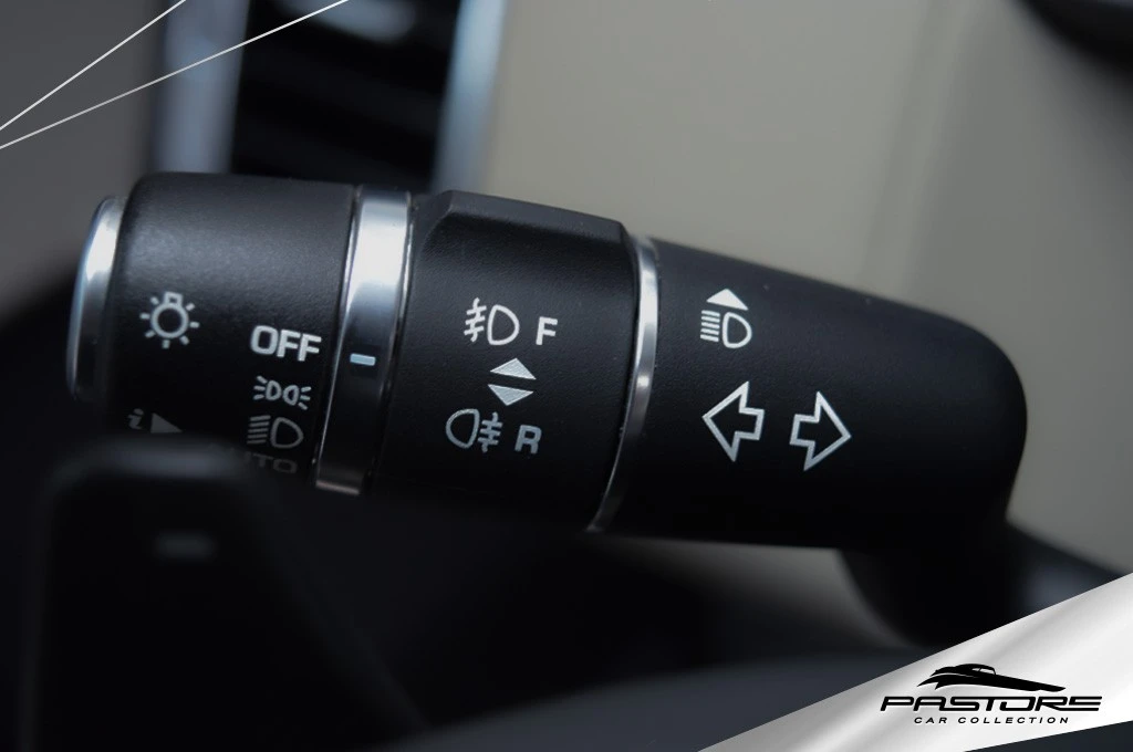 Land Rover Discovery HSE Luxury V6 TD6