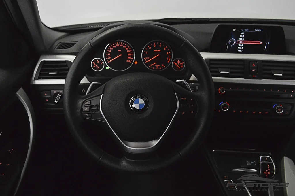 BMW 320i Active Flex