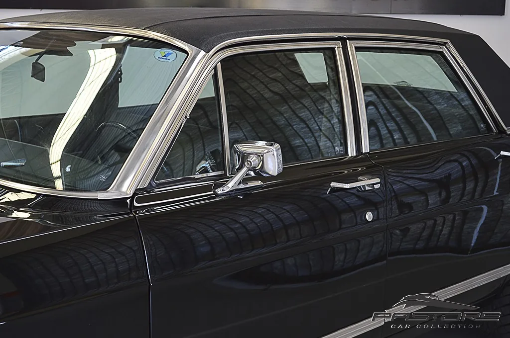 Ford Galaxie Landau