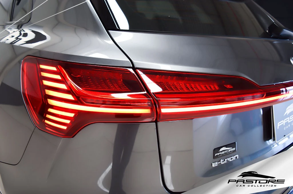 Audi E-tron Performance Black