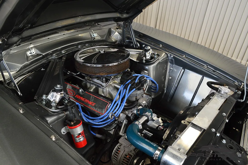 Ford Maverick V8