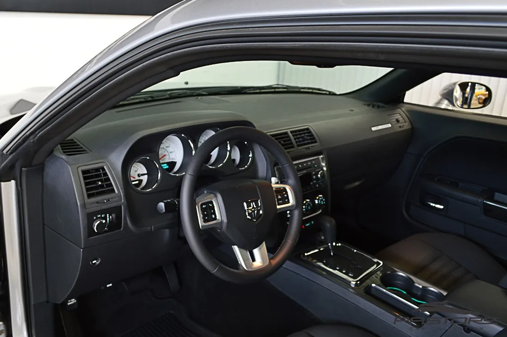 Dodge Challenger SXT Plus