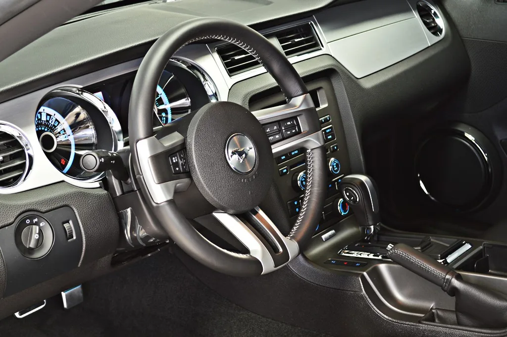 Ford Mustang V6 Premium