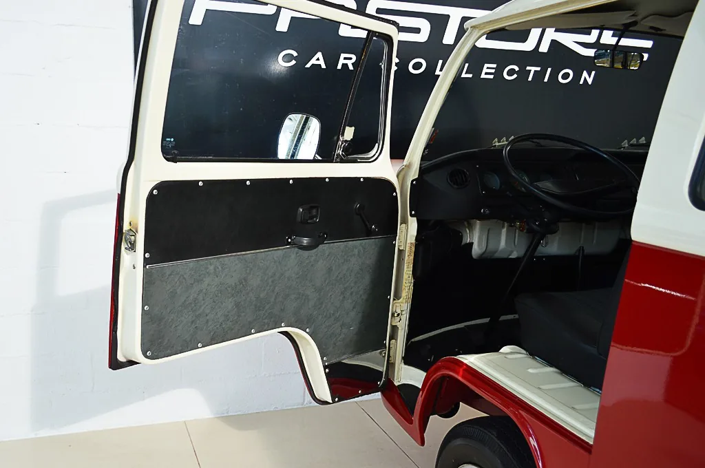 VW Kombi Luxo