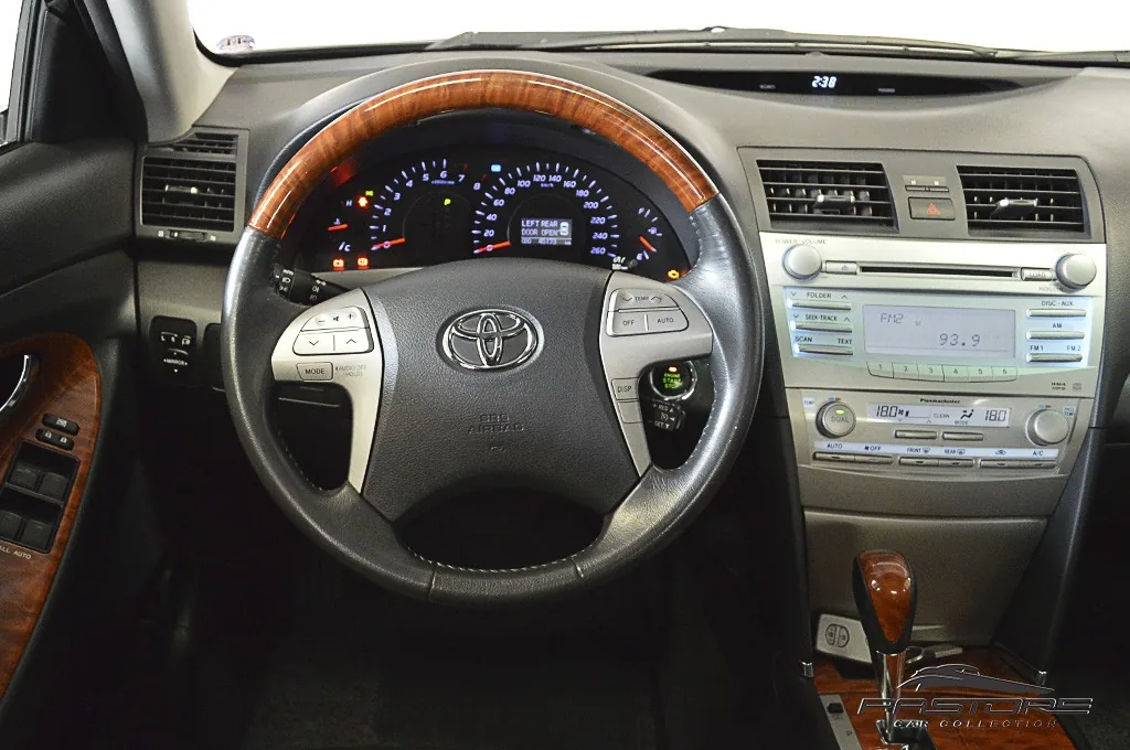 Toyota Camry XLE V6