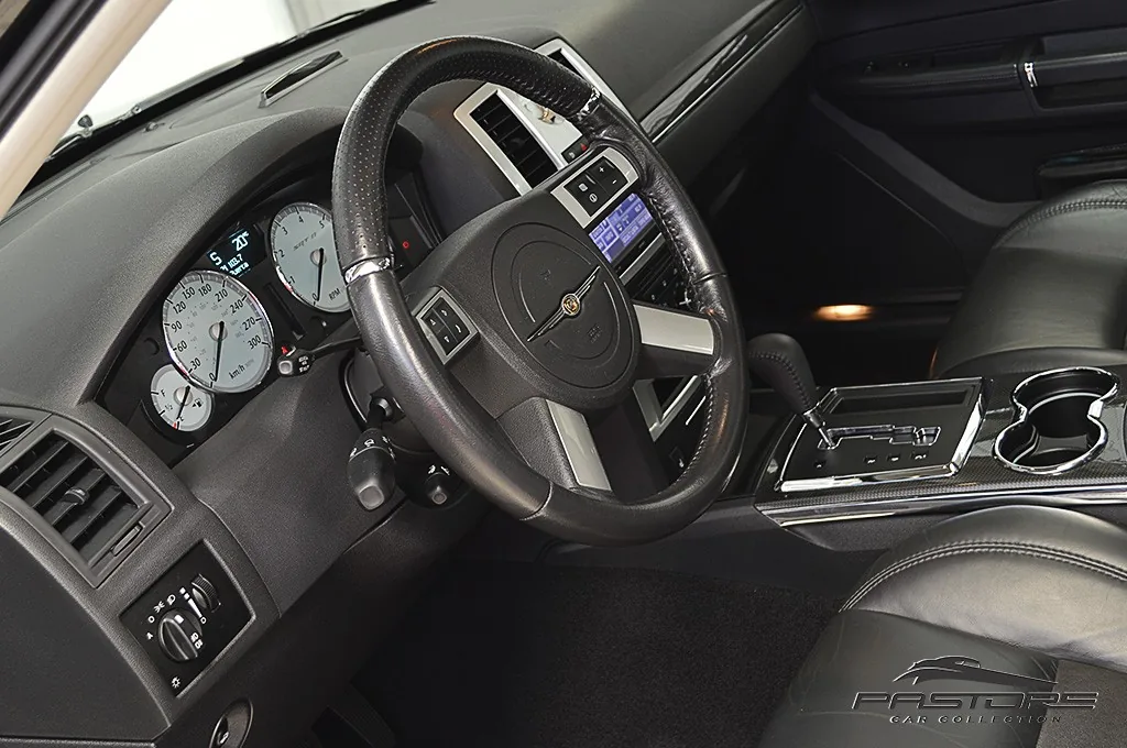 Chrysler 300C SRT8