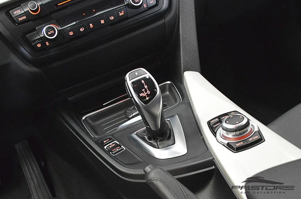 BMW 320i Active Flex