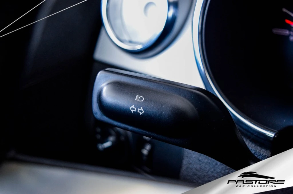 Ford Mustang Coupe V6