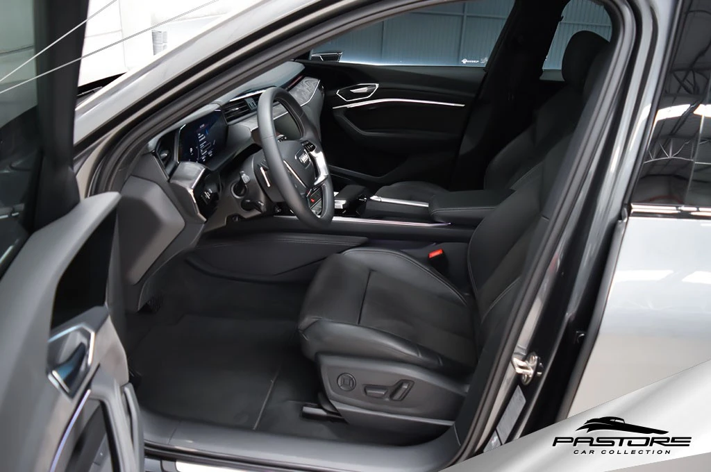 Audi E-tron Performance Black