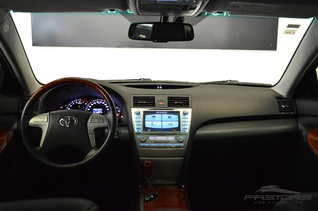 Toyota Camry XLE V6