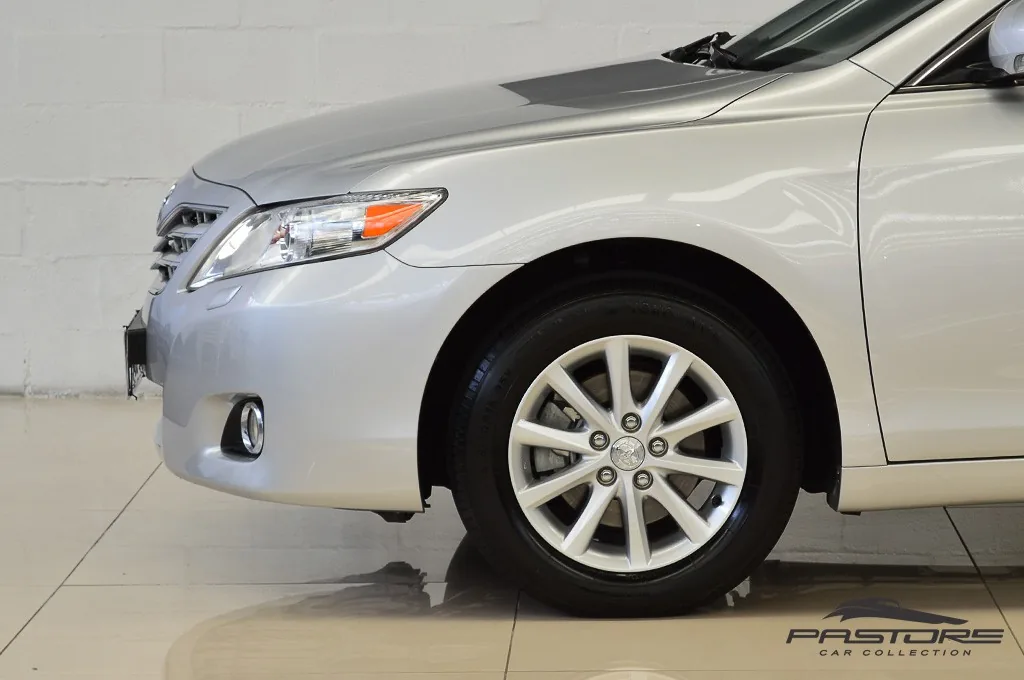Toyota Camry XLE V6