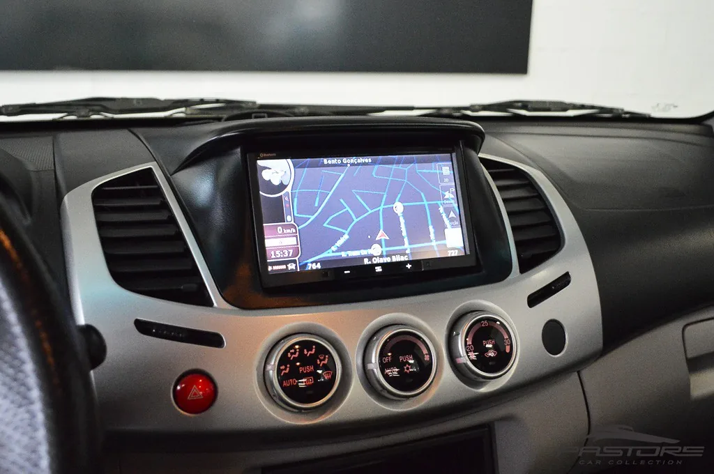 Mitsubishi L200 Triton 3.2D AT
