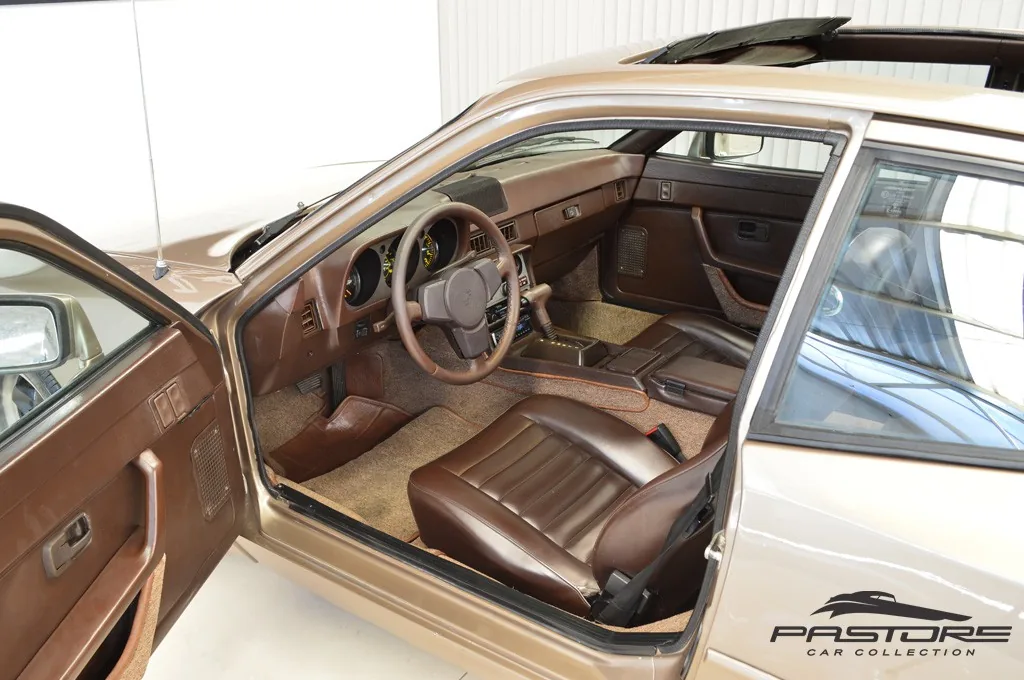 Porsche 944 S2