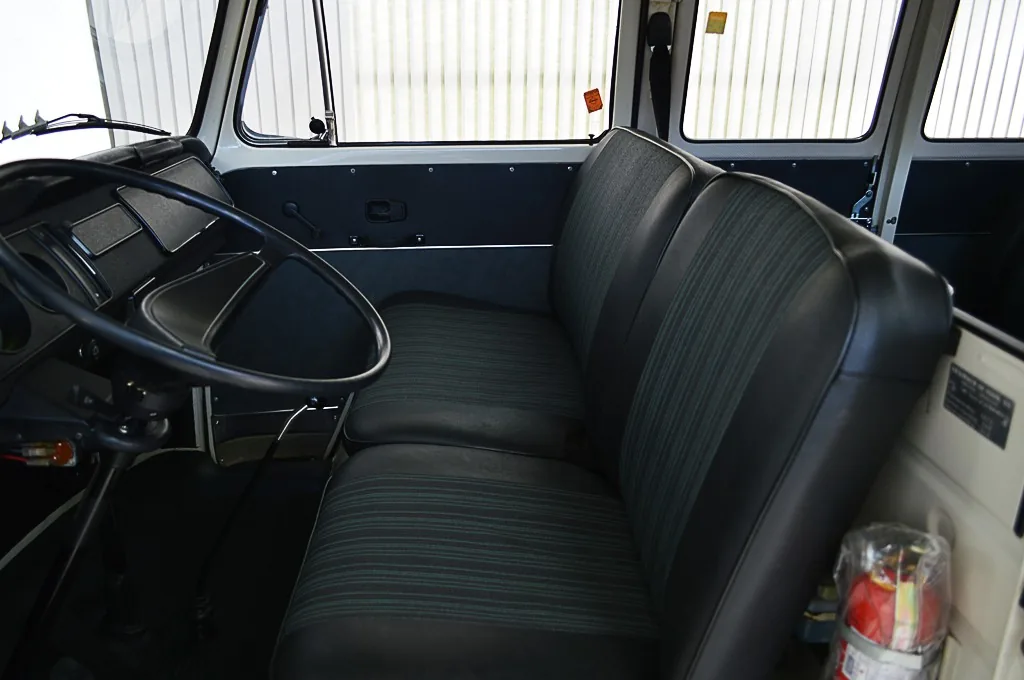 VW Kombi Luxo