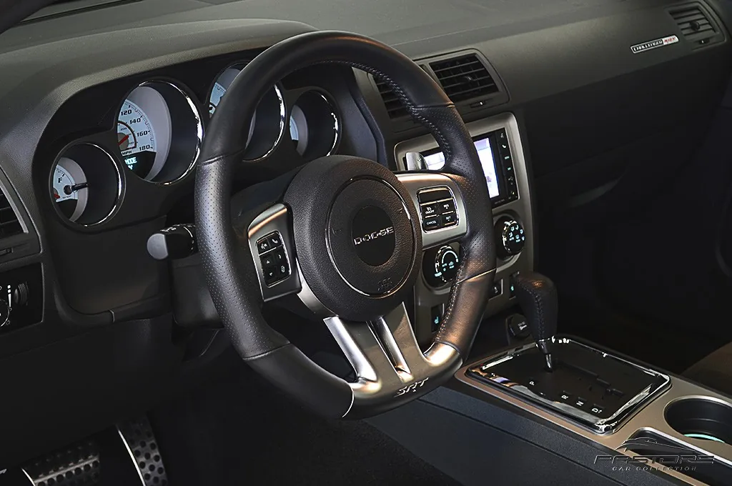 Dodge Challenger 392 SRT8